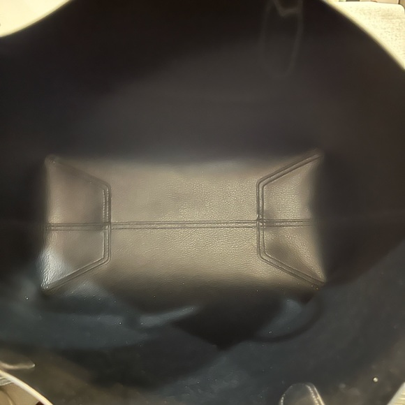 Brand New Reversible Kate Spade Tote used once beautiful Taupe and Black - Picture 5 of 10